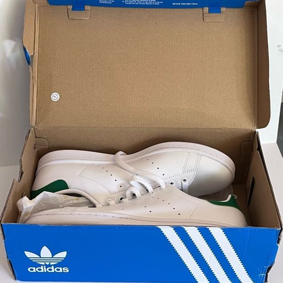 Rare womens sz 10 wide adidas Stan smith sneakers.  Never worn ever   - Picture 3 of 14